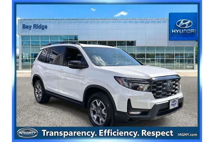 $30600 : Honda Passport 2023 AWD Trai image 1