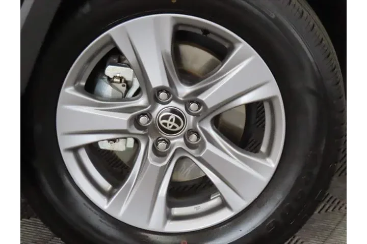 $31936 : Toyota RAV4 Hybrid 2025 AWD image 7