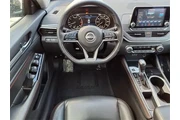 $21750 : Nissan Altima 2023 2.5 SR 4d thumbnail
