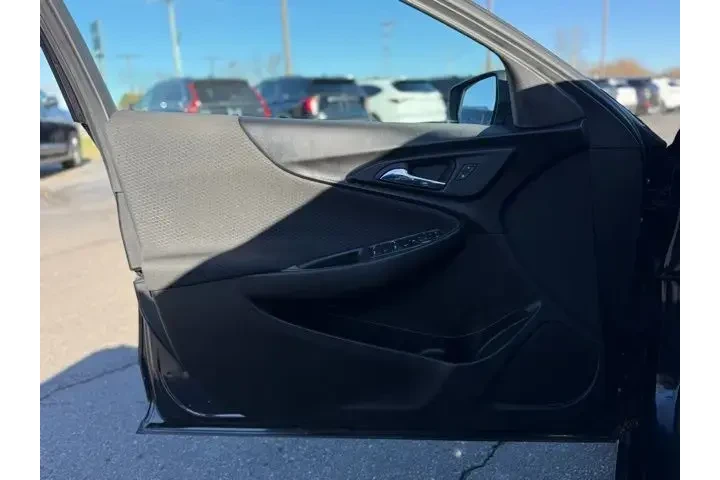 $17500 : Chevrolet Malibu 2023 LT 4dr image 6