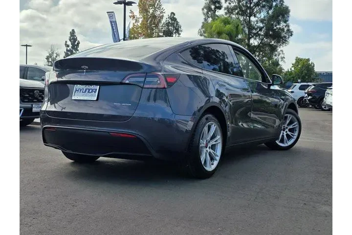 $27995 : Tesla Model Y 2021 AWD Long image 5