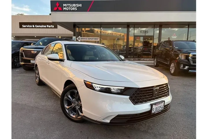 $24988 : Honda Accord 2023 EX 4dr Sed image 1