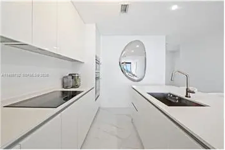 $12500 : Rental property with 3 bedro image 6