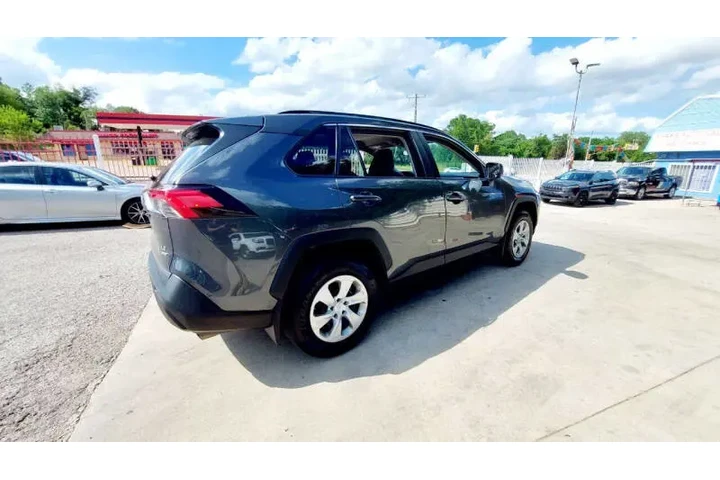 $16500 : 2019 RAV4 LE image 8