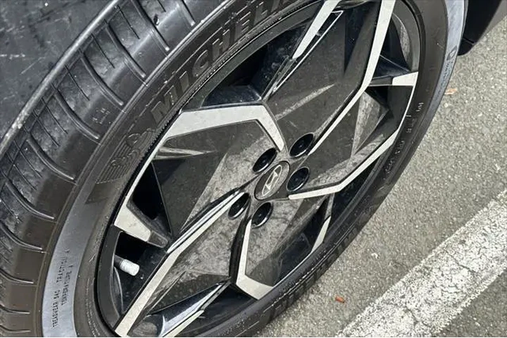 $25990 : Hyundai IONIQ 5 2024 SEL 4dr image 4