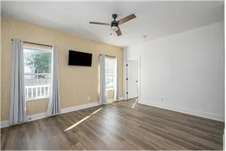 $1700 : Rental property with 2 bedro image 5