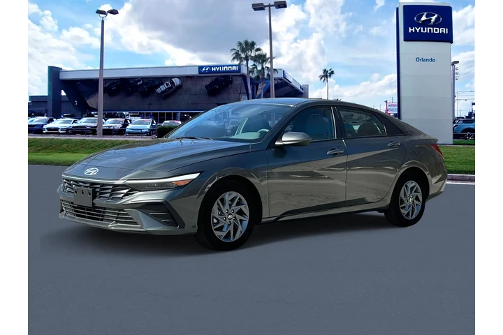$18823 : Hyundai ELANTRA 2024 SEL 4dr image 2