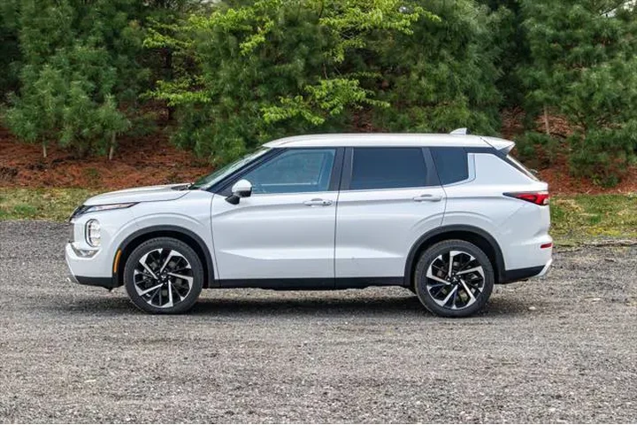 $21195 : Mitsubishi Outlander 2024 AW image 4