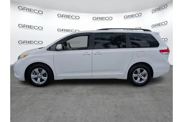 $4997 : Toyota Sienna 2012 LE 7-Pass image 4