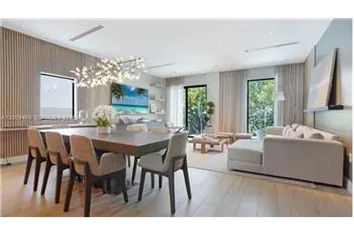 $11000 : Rental property with 3 bedro image 9