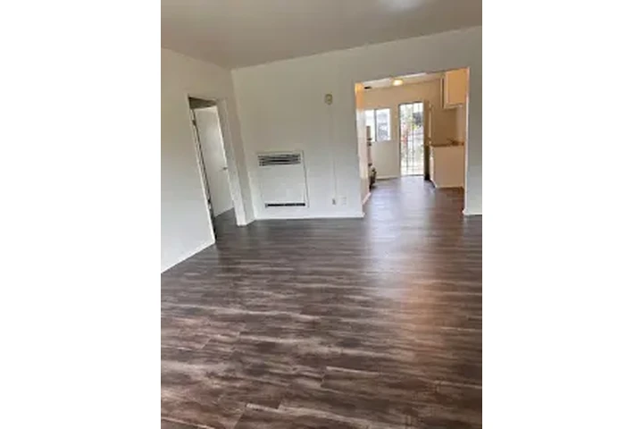 $1,950/MES LOS ANGELES image 2