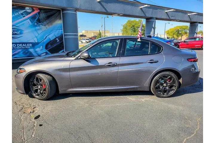 $27894 : Alfa Romeo Giulia 2022 AWD T image 5