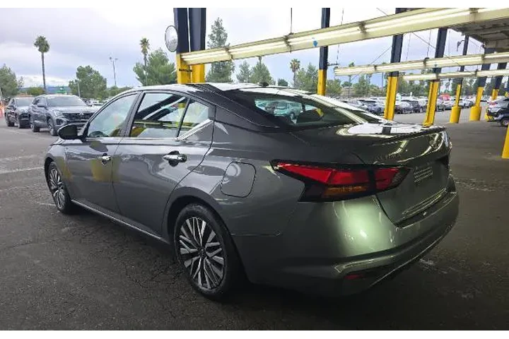 $20995 : Nissan Altima 2024 2.5 SV 4d image 4