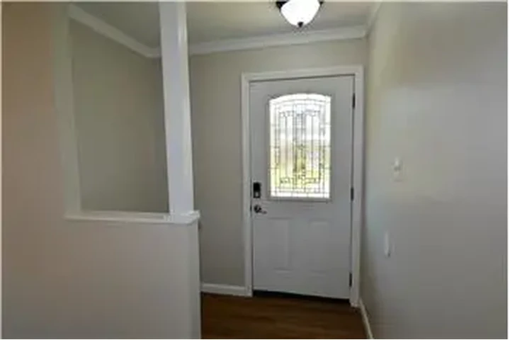 $3250 : Rental property with 3 bedro image 3