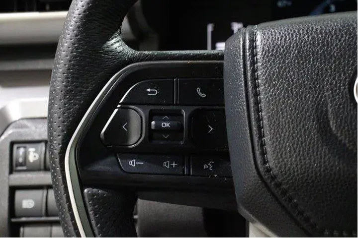 $38966 : Toyota Tacoma 2025 4x4 SR5 4 image 5
