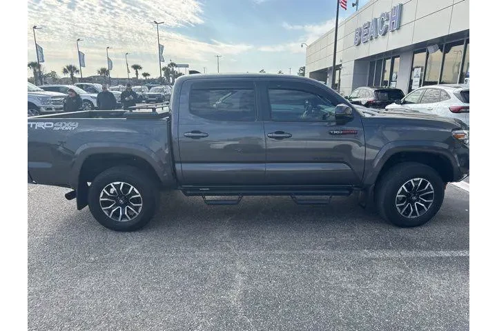 $34325 : Toyota Tacoma 2021 4x4 TRD S image 8