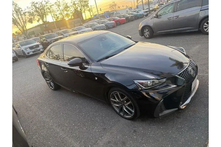 $22750 : Lexus IS 200t 2017 4dr Sedan image 2