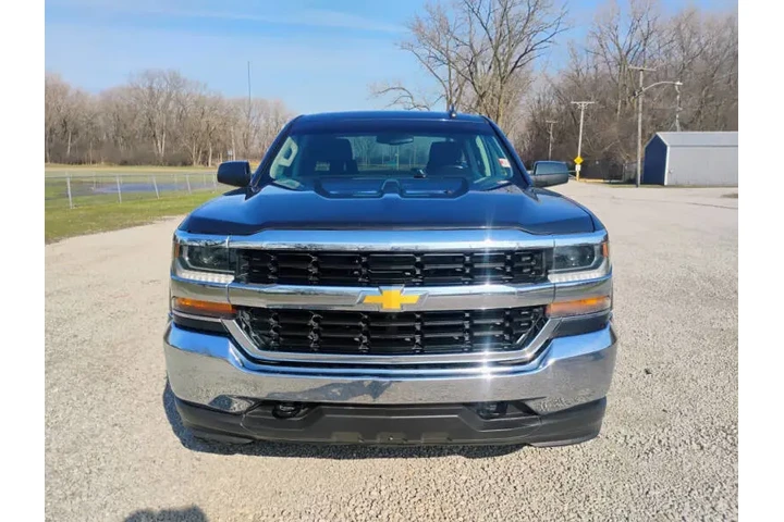 $20997 : 2019 Silverado 1500 LD LT image 3