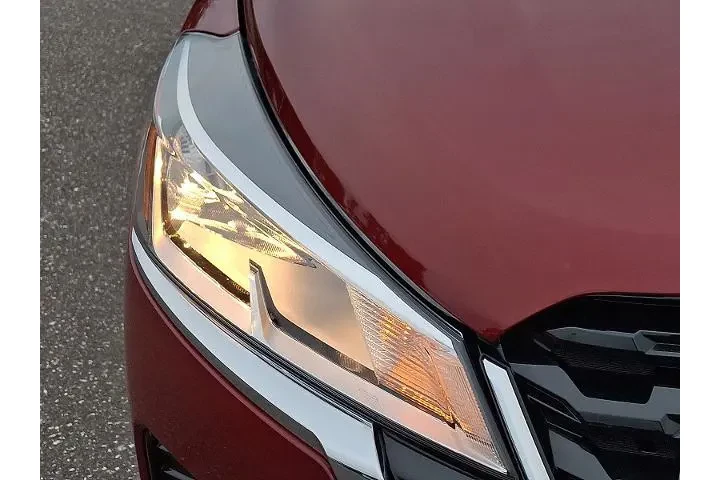 $20997 : Nissan Kicks 2024 SV 4dr Cro image 9