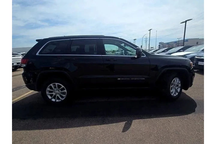 $28495 : 2022 Grand Cherokee WK Laredo image 4