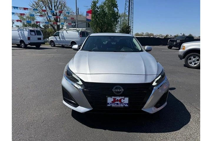 $21900 : 2023 Altima 2.5 SV image 2