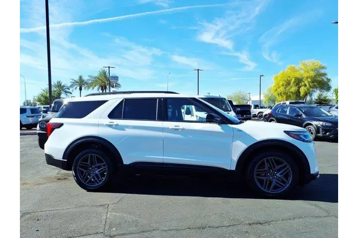 $38987 : Ford Explorer 2025 AWD ST-Li image 7