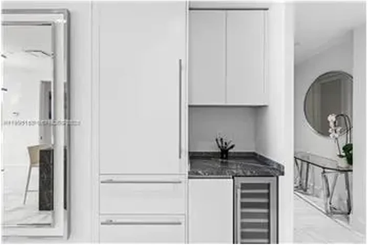 $5200 : Rental property with 1 bedro image 7