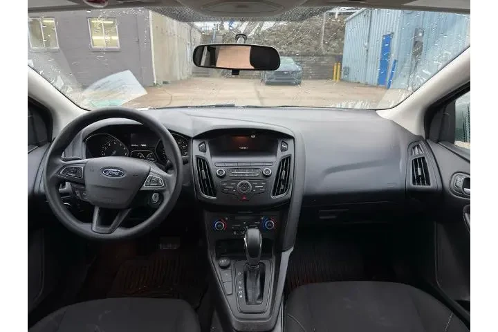 $8995 : Ford Focus 2018 SE 4dr Sedan image 9