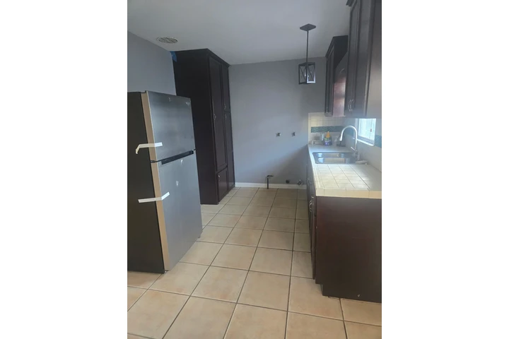 $2100 : Apartamento por renta image 3