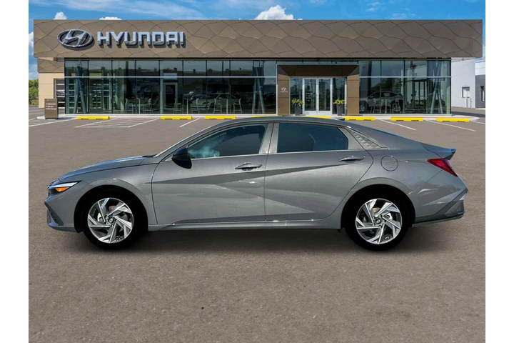 $20051 : Hyundai ELANTRA 2025 SEL Spo image 3