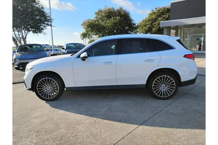 $36888 : Mercedes-Benz GLC 2023 GLC 3 image 2