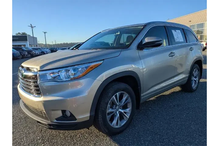 $22403 : Toyota Highlander 2015 XLE 4 image 6