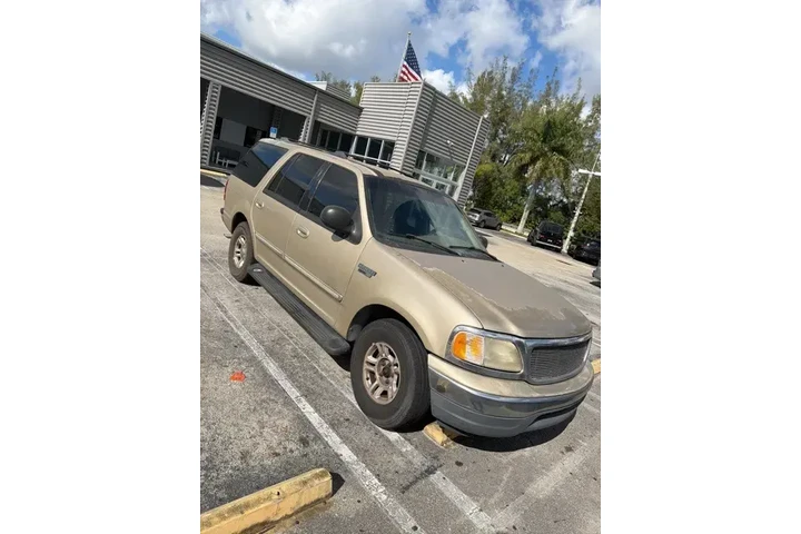 $2590 : Ford Expedition 2000 XLT 4dr image 3