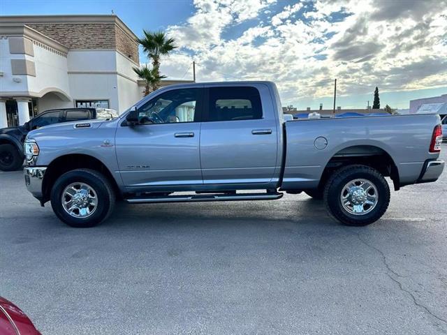 $48995 : Pre-Owned 2022 2500 Crew Cab image 9