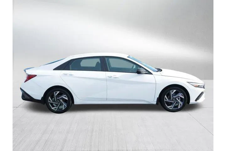 $23000 : Hyundai ELANTRA Hybrid 2025 image 8