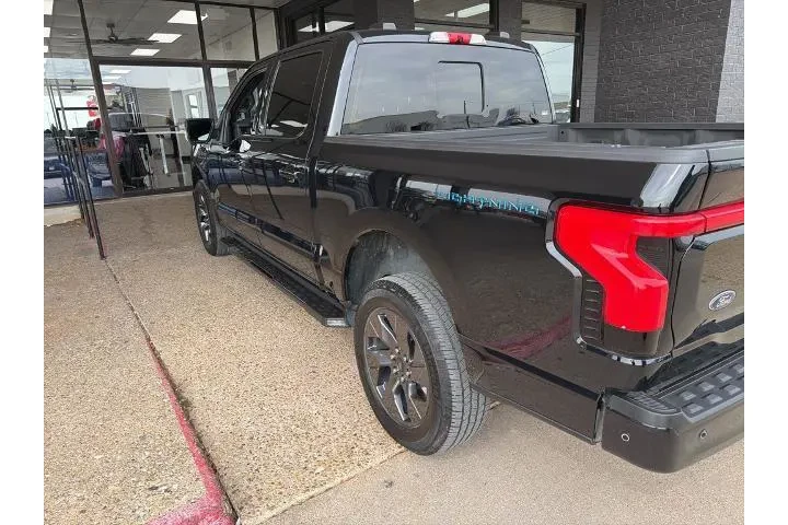 $32819 : Ford F-150 Lightning 2022 AW image 8