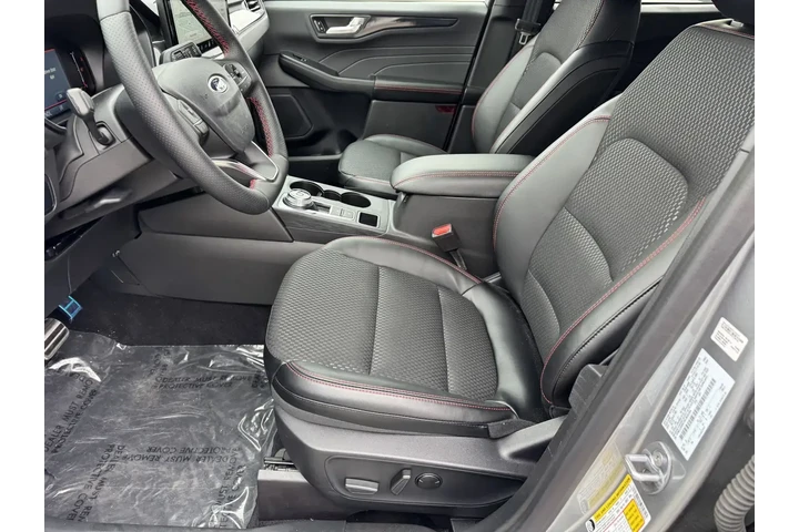 $23589 : Ford Escape 2024 ST-Line 4dr image 10