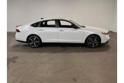 $27722 : Honda Accord Hybrid 2024 Spo thumbnail