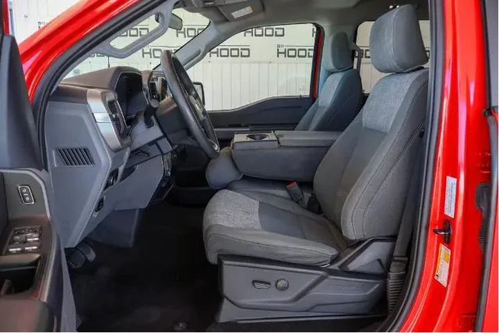 $31675 : Ford F-150 2023 4x2 XL 4dr S image 7