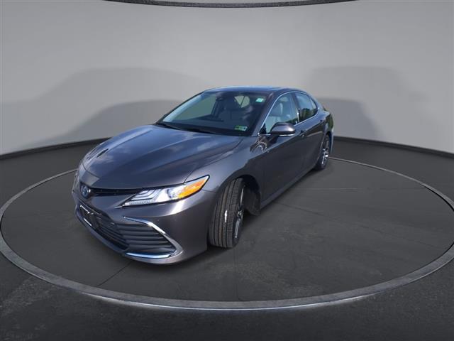 $31400 : PRE-OWNED 2022 TOYOTA CAMRY H image 4