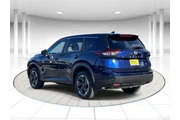 $19111 : Nissan Rogue 2024 SV 4dr Cro thumbnail