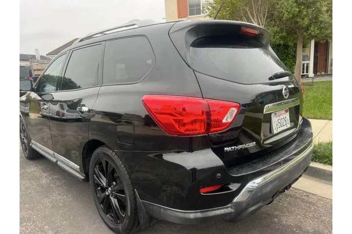 $14900 : 2017 Pathfinder Platinum image 7