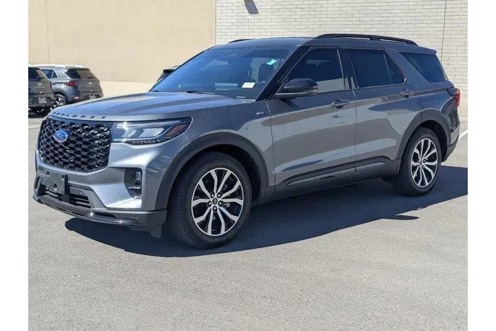 $39999 : Ford Explorer 2025 ST-Line 4 image 5