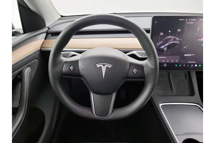 $36998 : Tesla Model Y 2024 AWD Long image 10