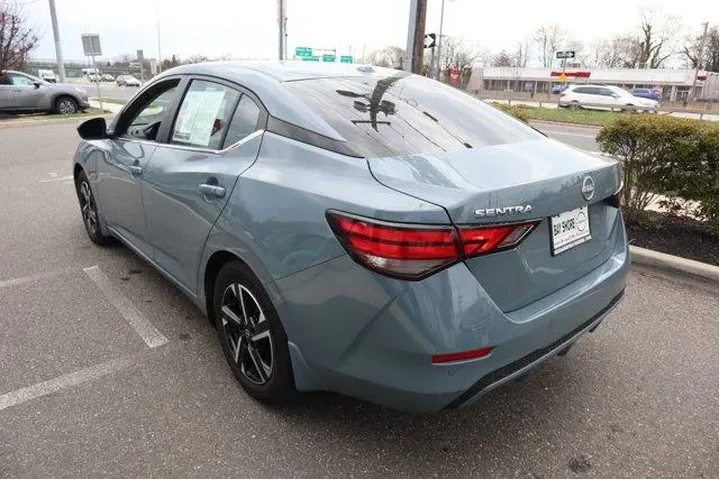 $18978 : Nissan Sentra 2025 SV 4dr Se image 8