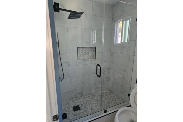 $1850 : Nuevo Estudio en South Gate image 9