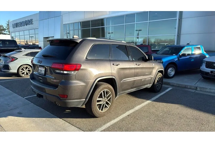 $21950 : Jeep Grand Cherokee 2020 4x4 image 2