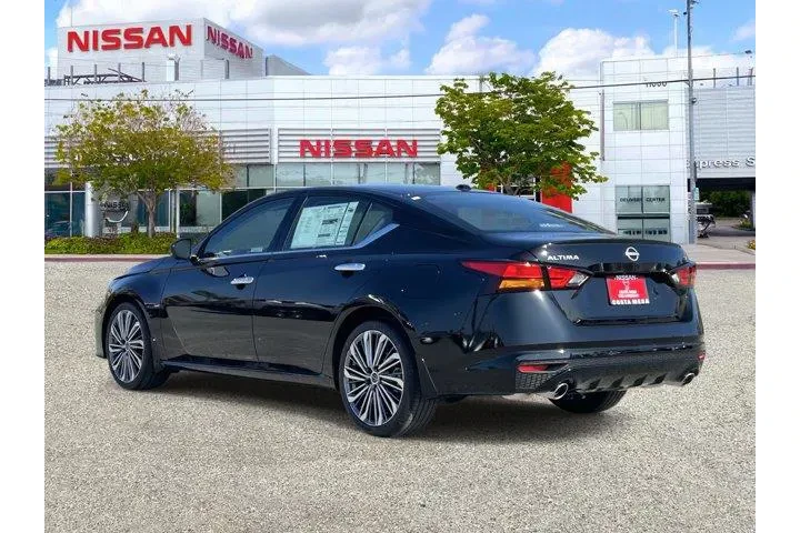 $32940 : Nissan Altima 2025 2.5 SL 4d image 2