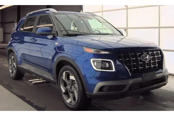 $22991 : Hyundai VENUE 2025 Limited 4 image 2