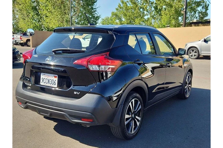 $17998 : Nissan Kicks 2018 SV 4dr Cro image 5